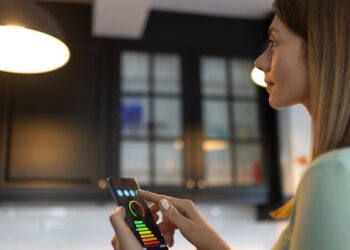 How Much Power Are Smart Bulbs “Really” Using?